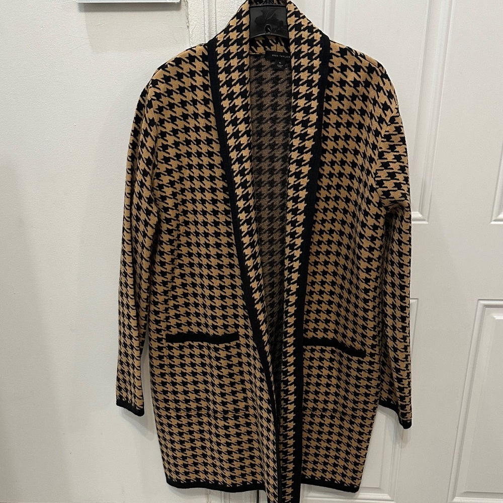 Ann Taylor Black and Tan Houndstooth Cardigan
